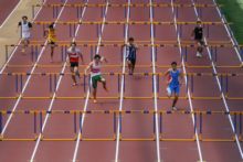 Pista 3 - Hélio Vaz na Eliminatória de 110m Bar.